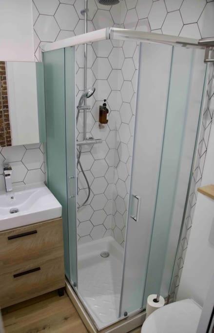 Another Brick In The Wall Apartment In Paris Sleeps 9 Exteriör bild
